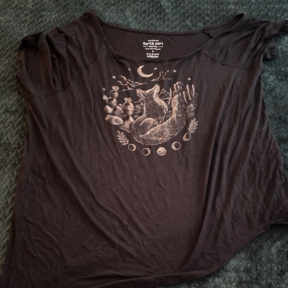 Women's Torrid black off shoulder Graphic Tee